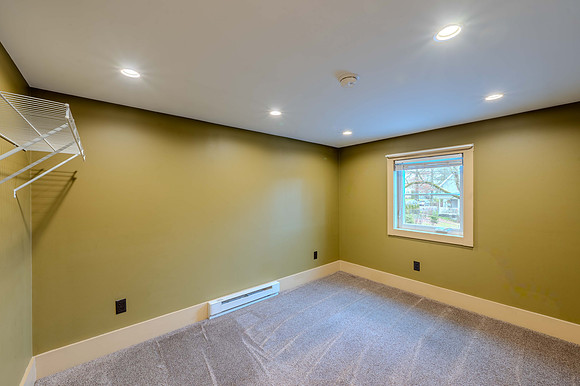 Mid Level 3rd Bedroom
