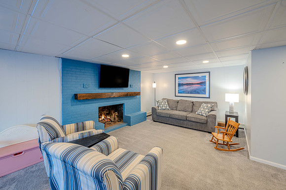 Lower Level Family Room-3