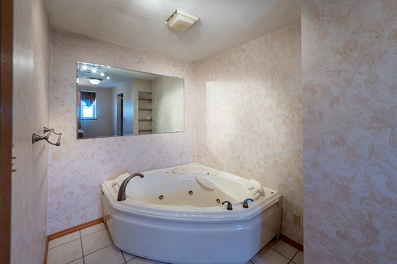 Upper Level Owner's Suite-3