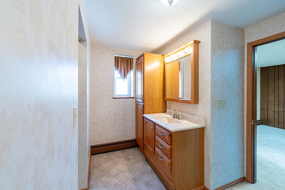 Upper Level Owner's Suite-4