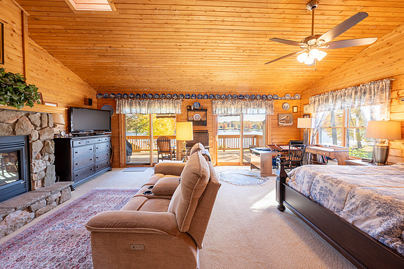 Main Level Owners Suite-8