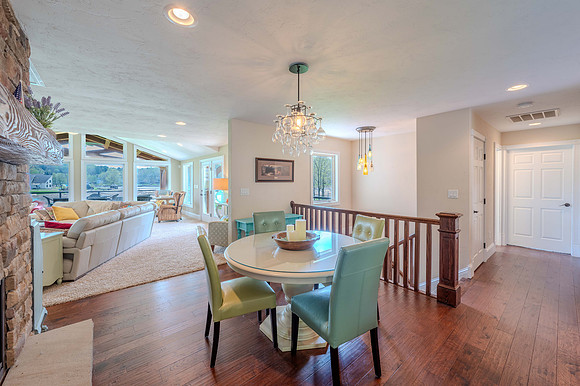 Main Level Dining 6