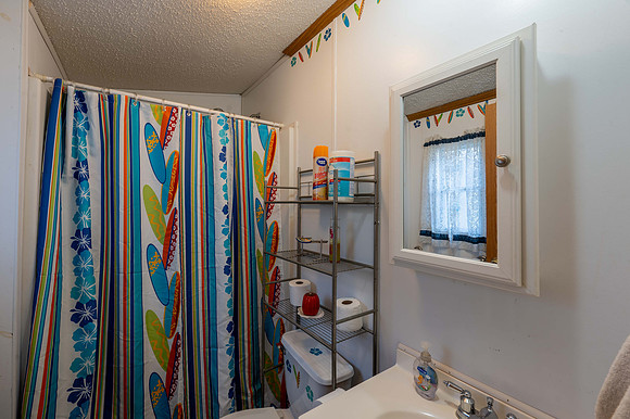 Manufactured Home Hall Bathroom