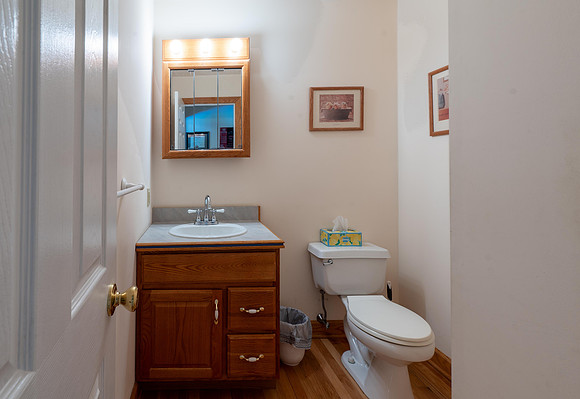 Main Level 1-2 Bath