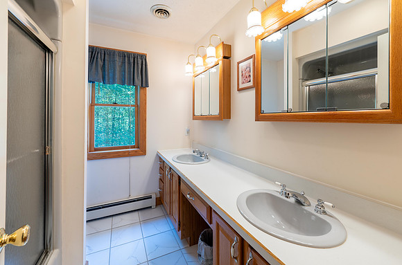 Upper Level Bathroom