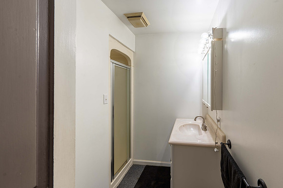 Main House Main Level Bathroom