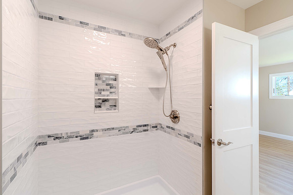 Main Floor Bathroom-2