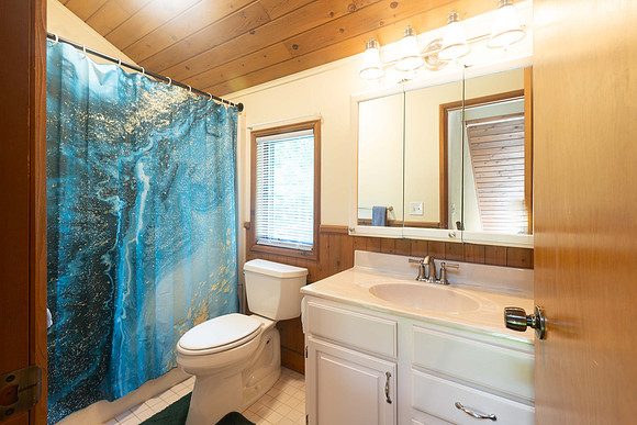 Upper Level Bathroom