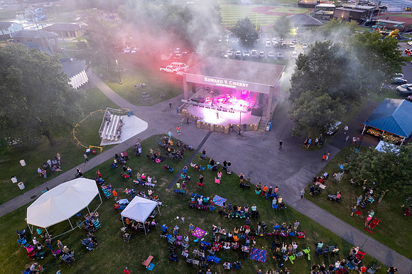 HR Church in the Park-0119