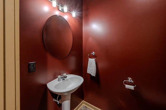 Main Level 1-2 Bathroom