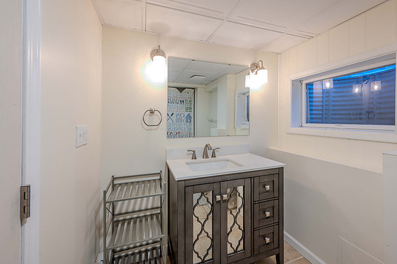 Lower Level Full Bath