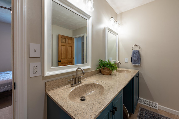 Upper Level Bathroom-2