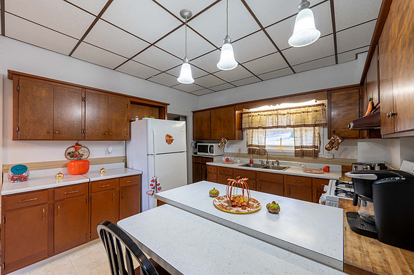 Main House Kitchen-3